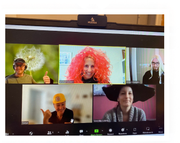5 students with costumes during zoom leasson